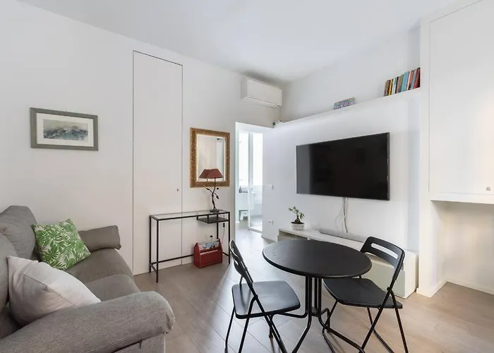 Cozy Apartment: Fioravanti12