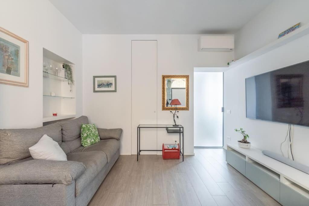 Cozy Apartment: Fioravanti12